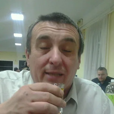 Tony, Sarkad