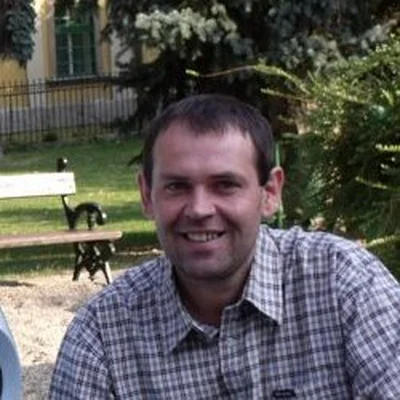 László