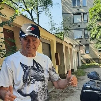 János