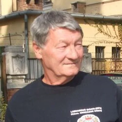 Károly