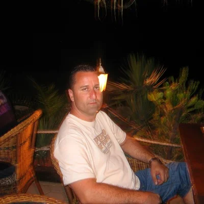 András