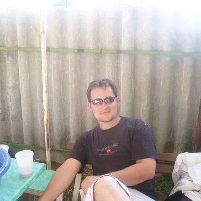 István, Ecser