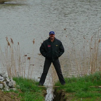 Nimi, Szekszárd