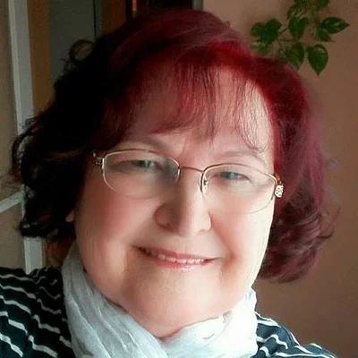 Julia, Békéscsaba