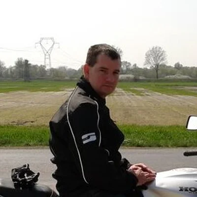 András