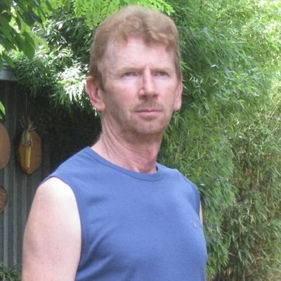 László, Pacsér