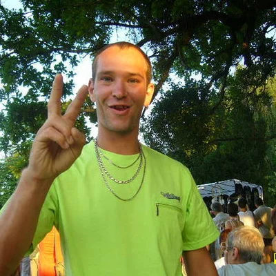 Attila, Oroszlány