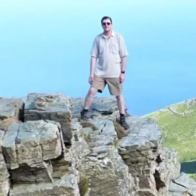 András