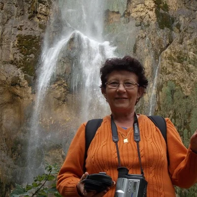 Marika, Siklós