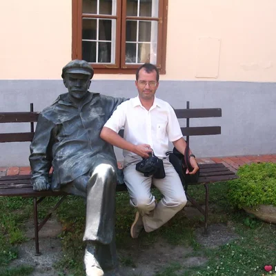András