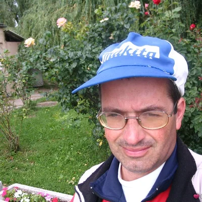 András