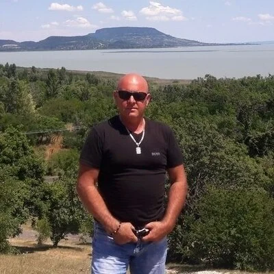 László