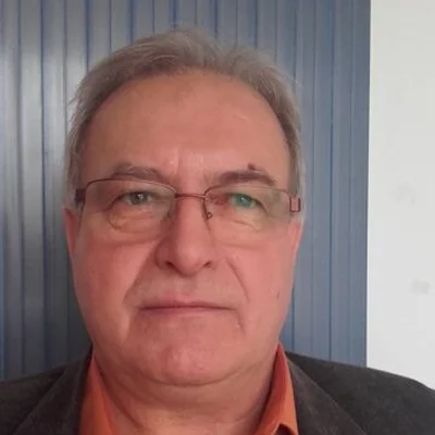 Janos, Szekszárd