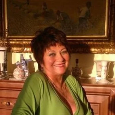 Mária, Baja