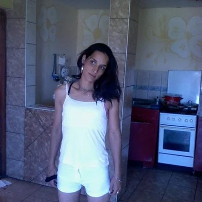 Emese, Sellye