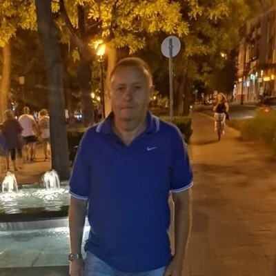 András