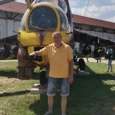 András