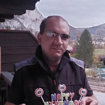 László