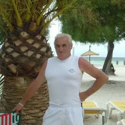 István, Tata