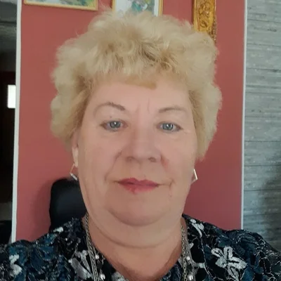 Anna, Baja