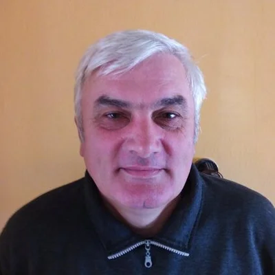 János