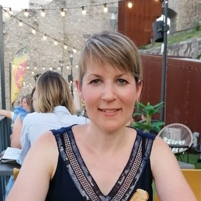 Mónika
