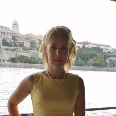 Mónika