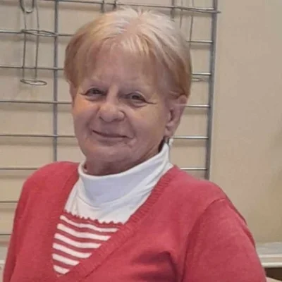 Anna, Komárom