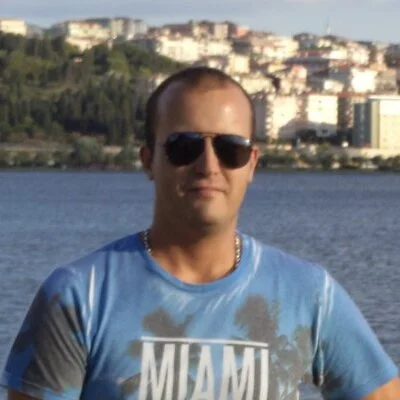 Ákos