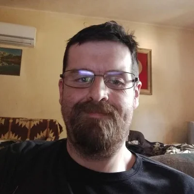 Renátó, Karád