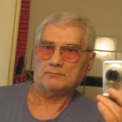 András