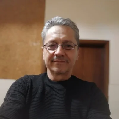 Akos, Szabadka