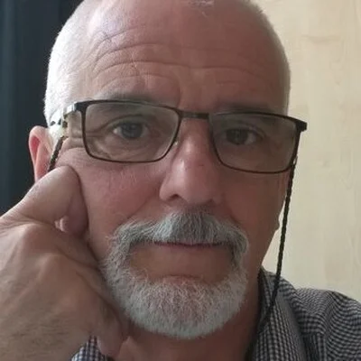 László