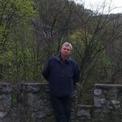 András
