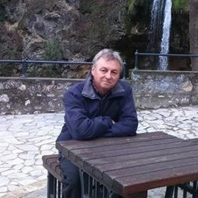 András