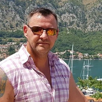 András