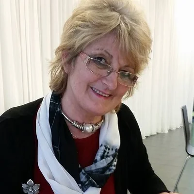 Liza, Dunaújváros