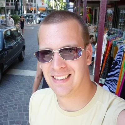 Dexter, Pécs