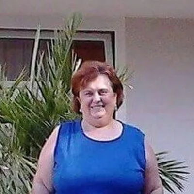 Évi