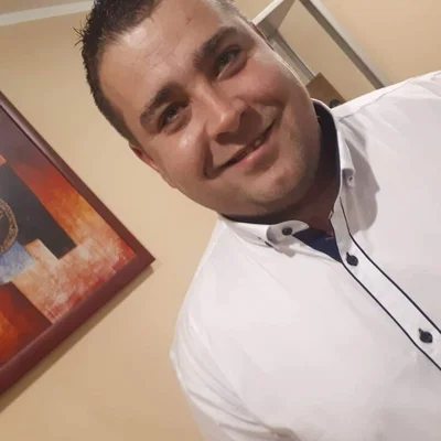 Ákos, Baja