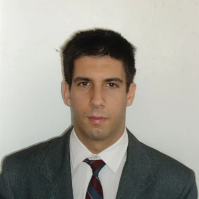 Zoli, Pilis