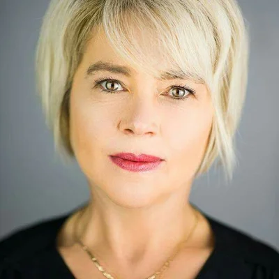 Zsuzsa, Corby