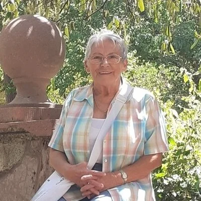 Éva