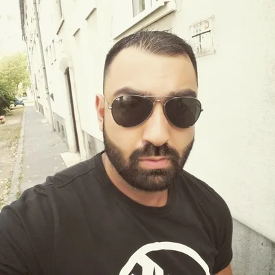 László