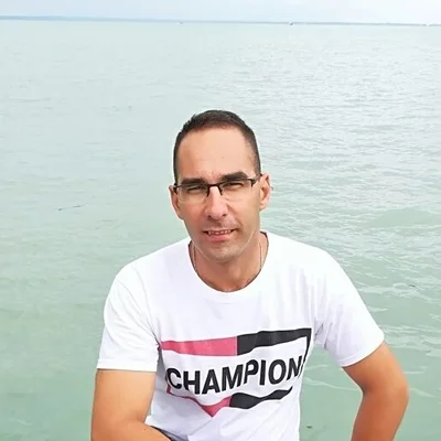 László