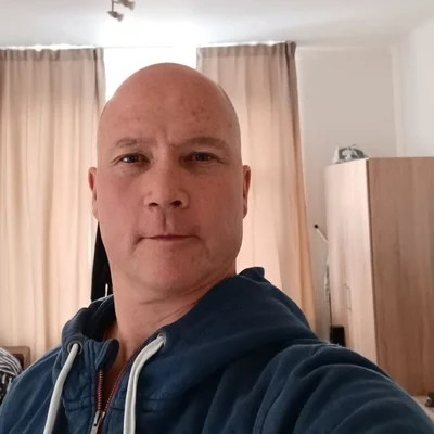 András, Waalwijk