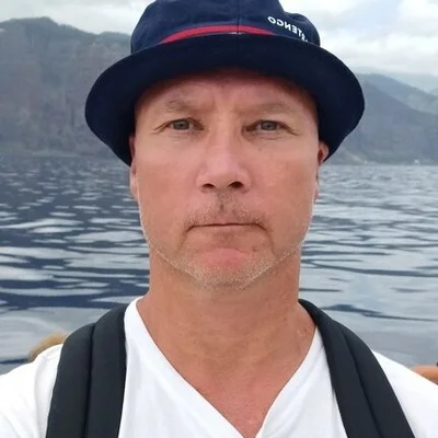 András