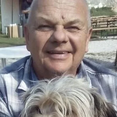 János, Esztergom