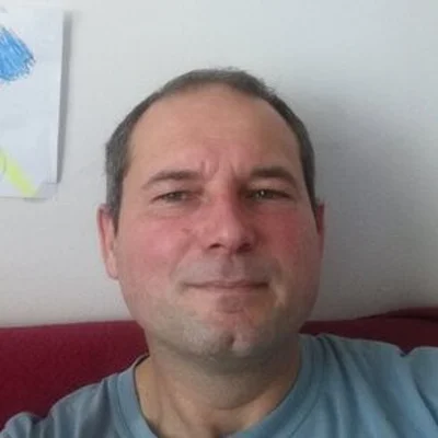 István, Decs