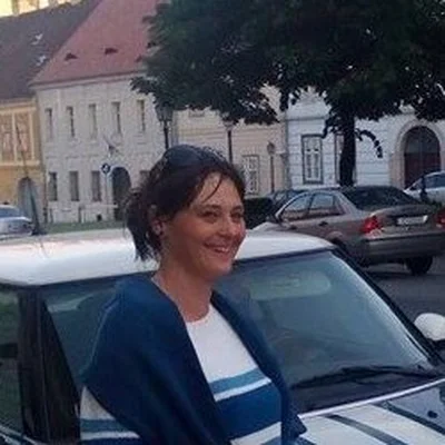 Mónika
